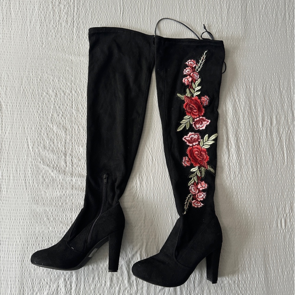 Steve Madden Mozee Black Faux Suede Embroidered Rose Over The Knee Boots Sz 6.5